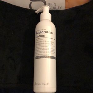 Glo Skin Beauty- Restorative Cream